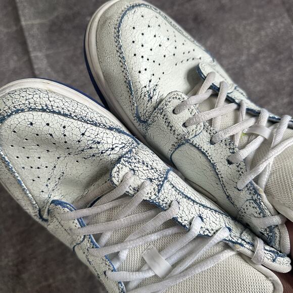 Men\'s 2019 Nike SB Duck Low Premium White Game Royal Blue Cracked Leather Sz 9